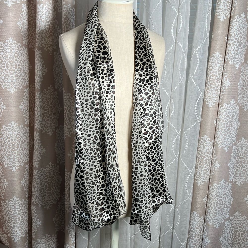 Long rectangle Scarf - Picture 3 of 3